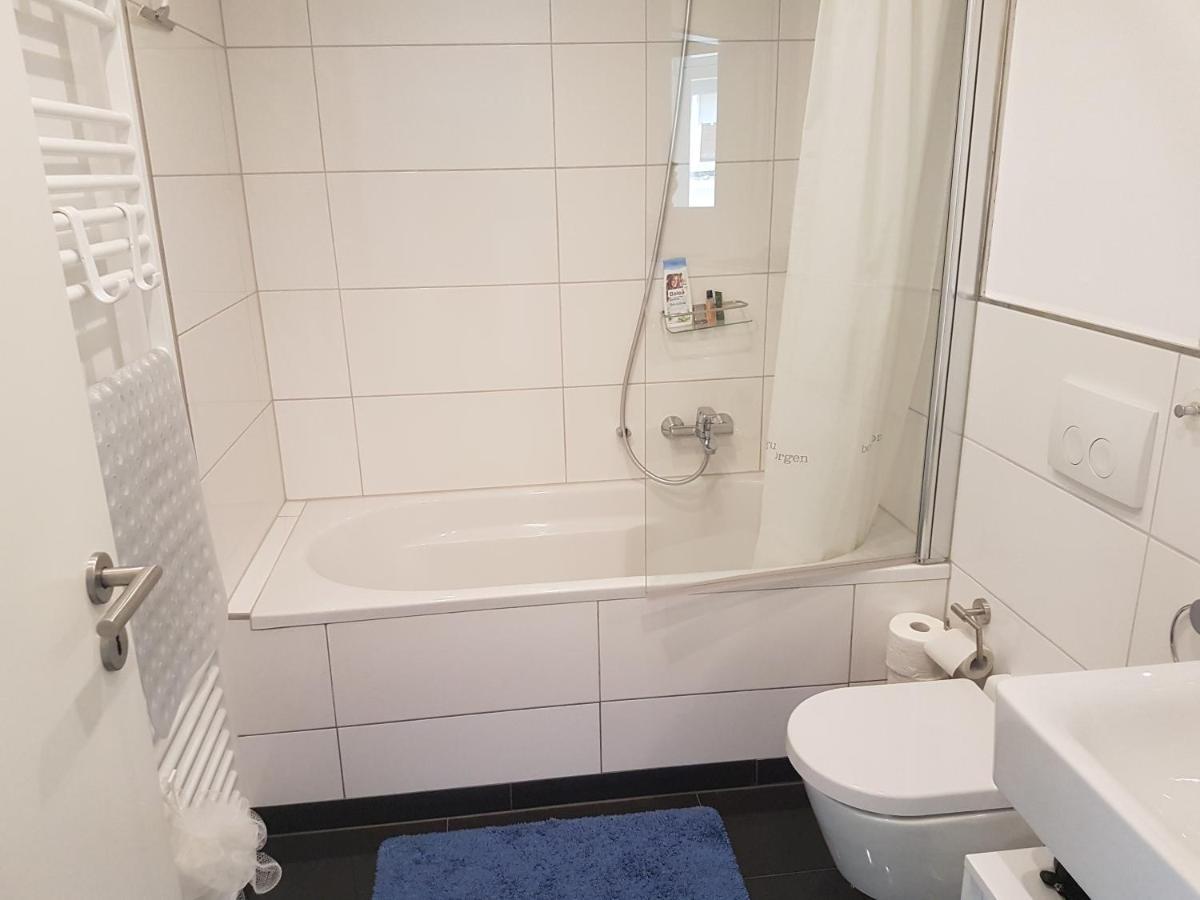 Zimmer Mit Eigenem Bad In Maerchenstadt! Heidelberg Eksteriør billede